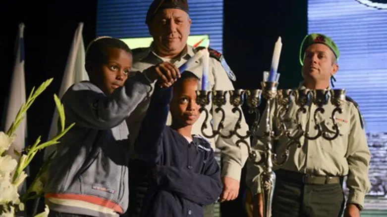 הרמטכ''ל מדליק נר ראשון באירוע