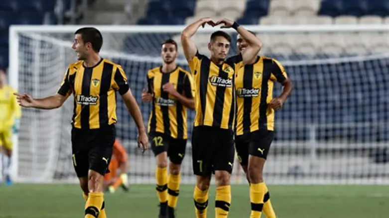 שחקני בית"ר.יזכו בתואר הראשון לעונה?