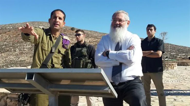 ח"כ הרב בן דהן, במהלך הסקירה