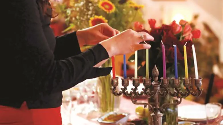 לכבוד הדלקת נרות לענוד את תכשיטי הזהב