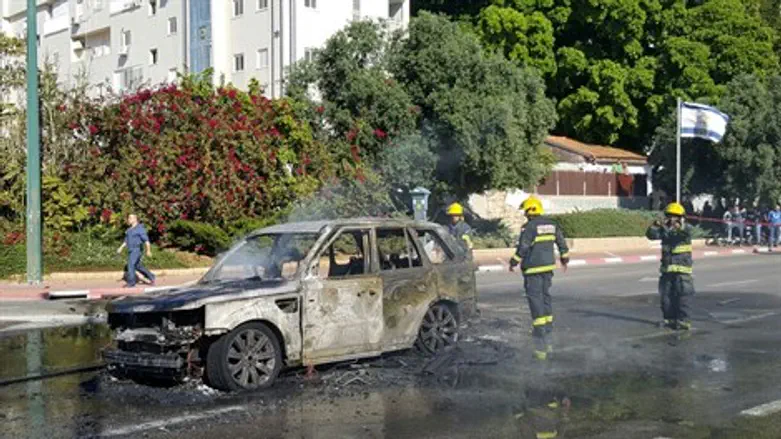 פיצוץ ברכב בנס ציונה