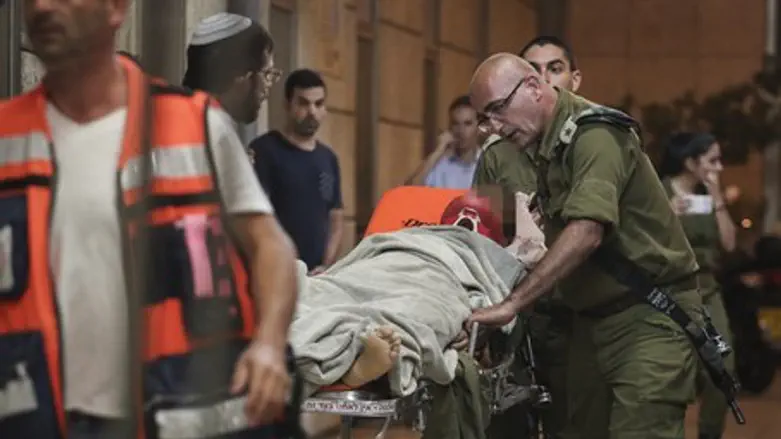 Stab victim evacuated to hospital (file)