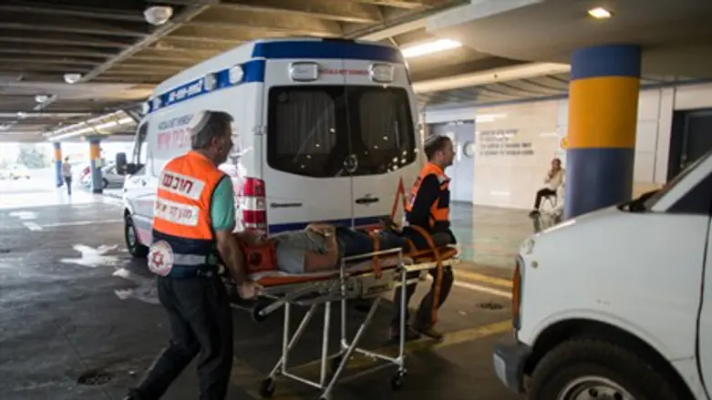 Terror victims brought to Shaarei Tzedek, October 2015