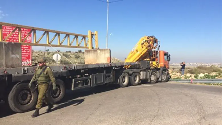 סוגרים את הכביש בו אירע הפיגוע