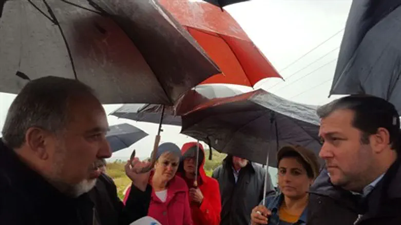 Lieberman at the scene of terror