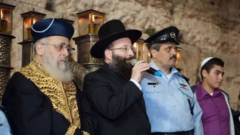 Candle lighting at the Kotel