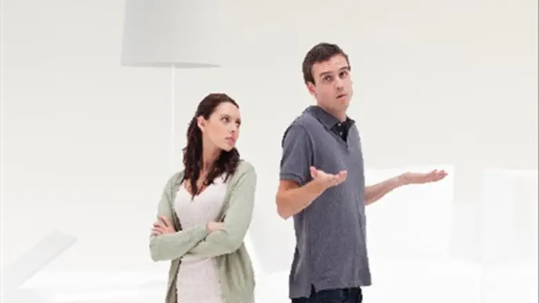 להתקרב וליצור אווירה חיובית