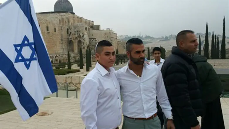 נאור שליו בכותל.