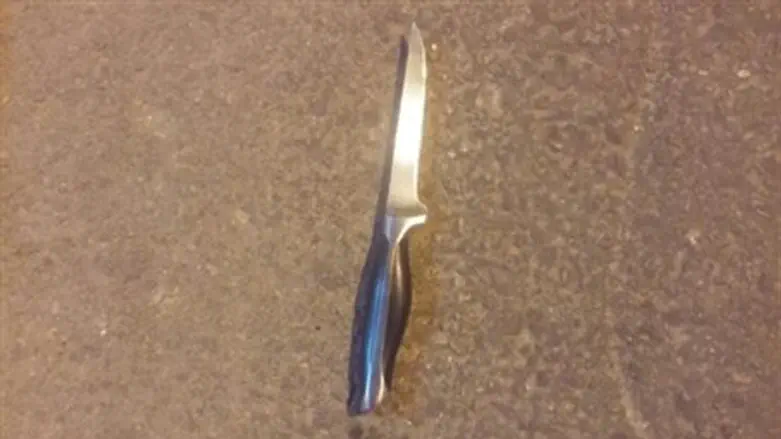 Knife (illustration)