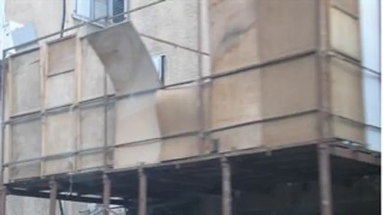 לבנות בזהירות