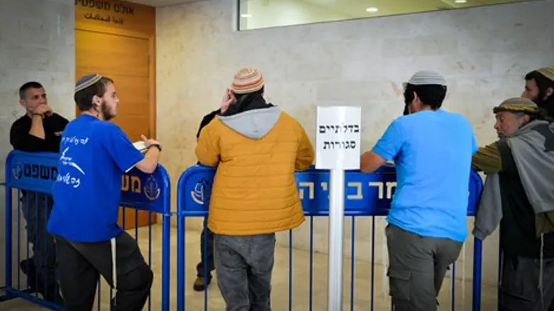 למצולמים אין קשר לאמור בכתבה