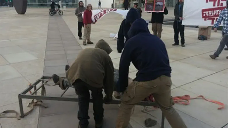 מיצג המחאה שהוצג בכיכר הבימה בת"א