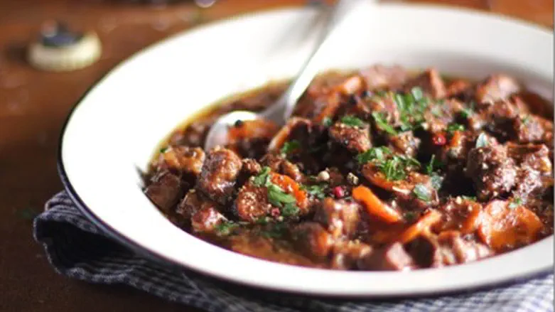 קדירת בשר עם סילאן וגזר