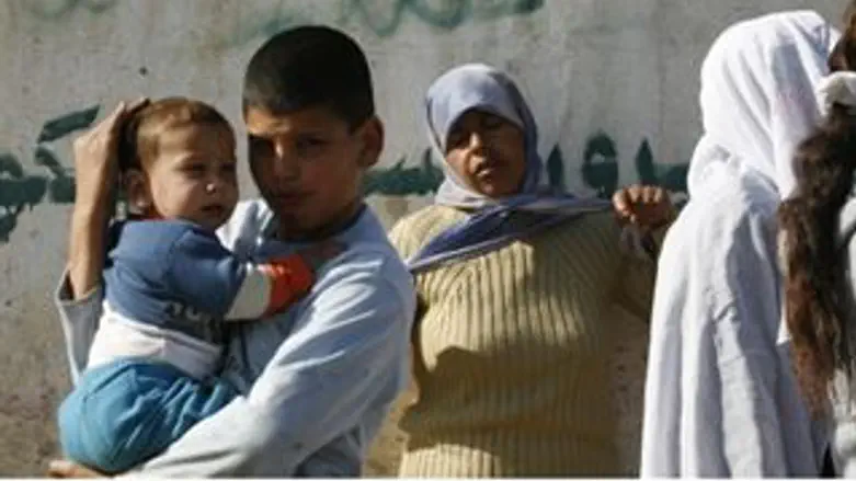 משפחה ערבית בלוד