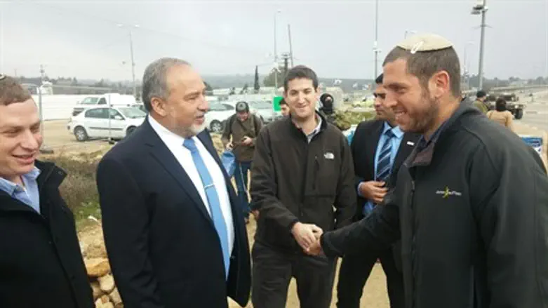 Авигдор Либерман на Цомете Гуш Эцион