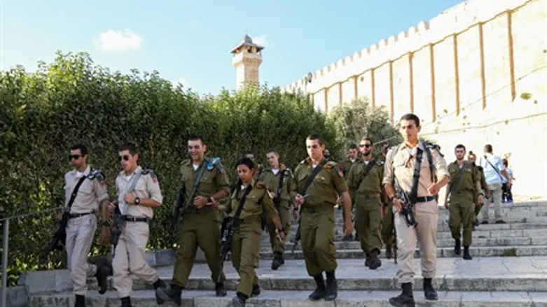 Soldiers outside Cave of the Patriarchs