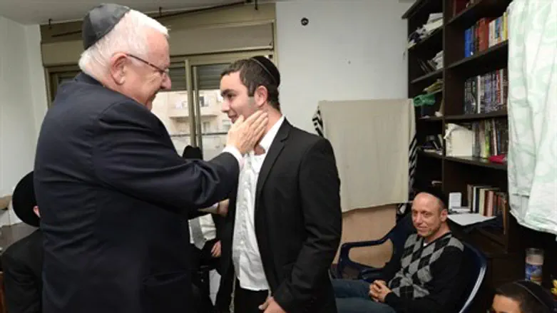 הנשיא ריבלין עם הבן בוריס