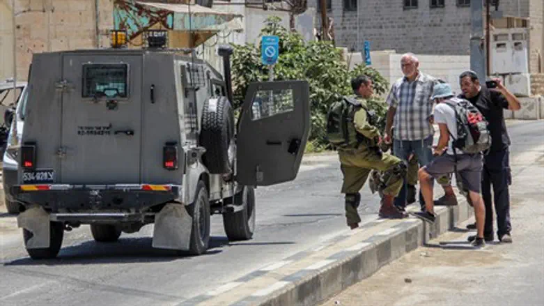 Житель Хеврона и активист «Шоврим Штика»