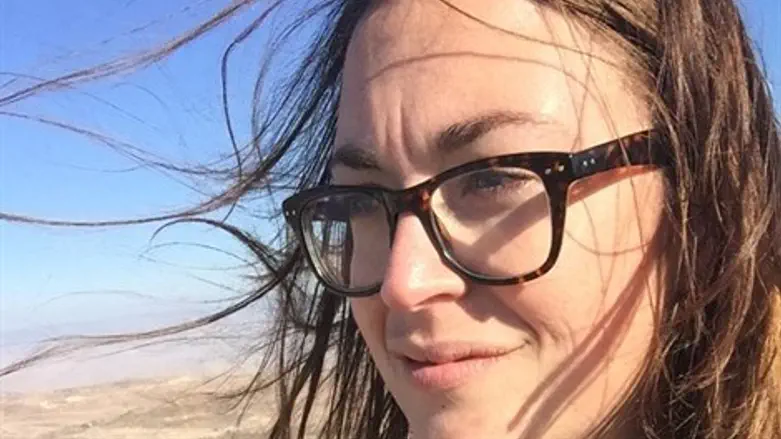 אניקה הרנרוט