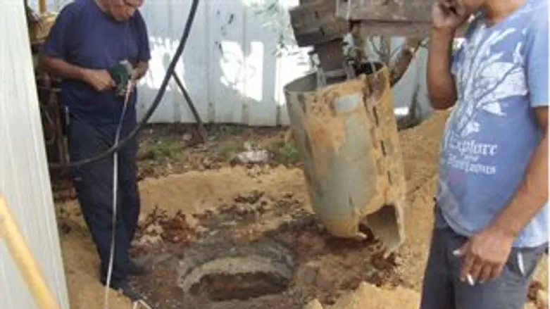 פועלים, ערבים, בניה