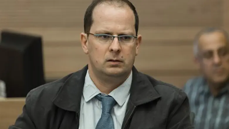 עו"ד רז נזרי