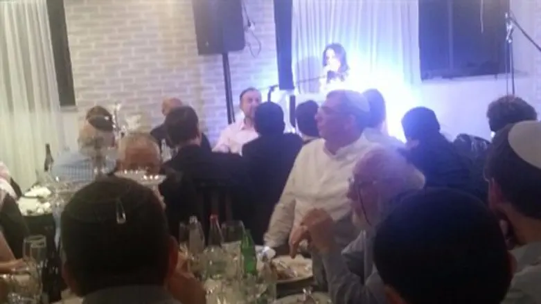 שקד נואמת באירוע גיוס הכספים, הערב