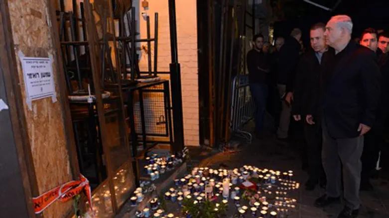 Netanyahu at scene of attack