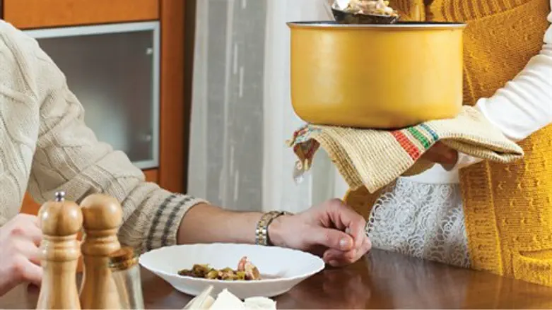 אל תעבירי את התפקיד הזה לבת שלך