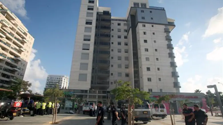 Police outside a building in Northern Tel Aviv (ilustrative)