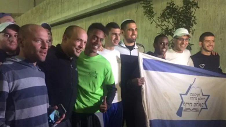 Bennett at Kikar Rabin