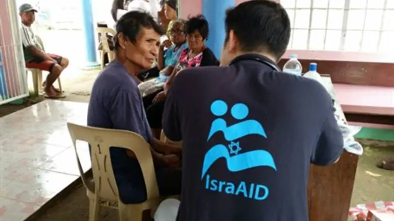 Helping families affected by Philippines typhoon (illustration)