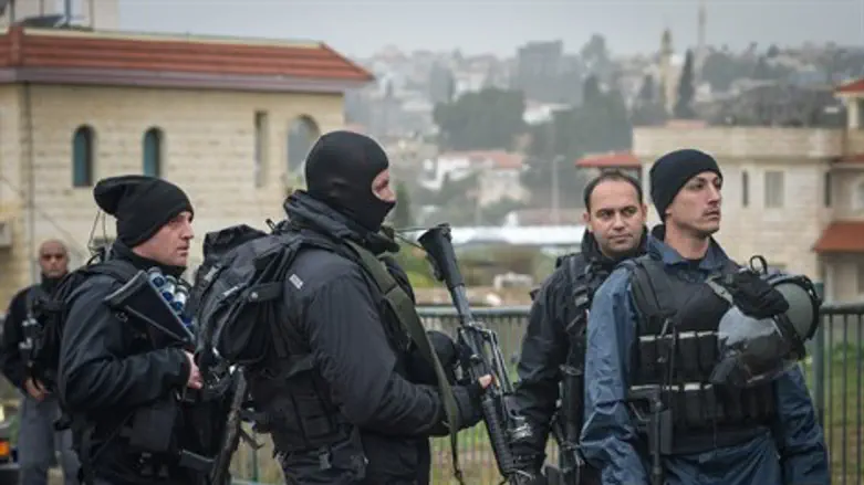 Security forces in Arara ahead of Nashat Milhem's elimination