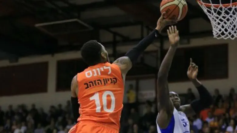 ליונס. קלע את סל הניצחון עם סיום המשחק