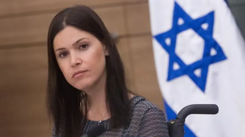 קארין אלהרר