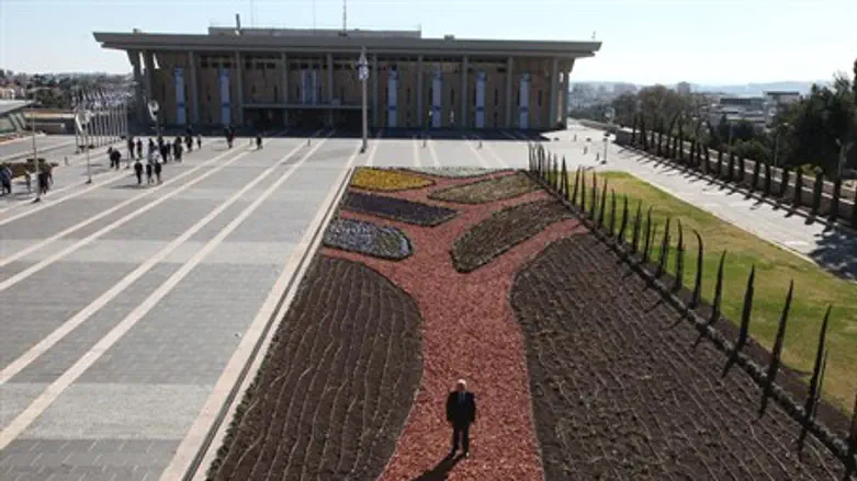 New Weil Courtyard garden