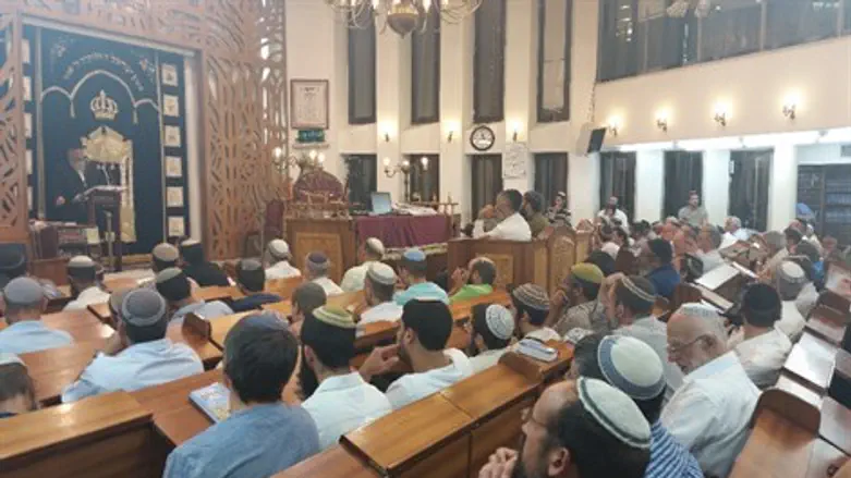 דרשת הרב אליהו בבית כנסת היכל יעקב