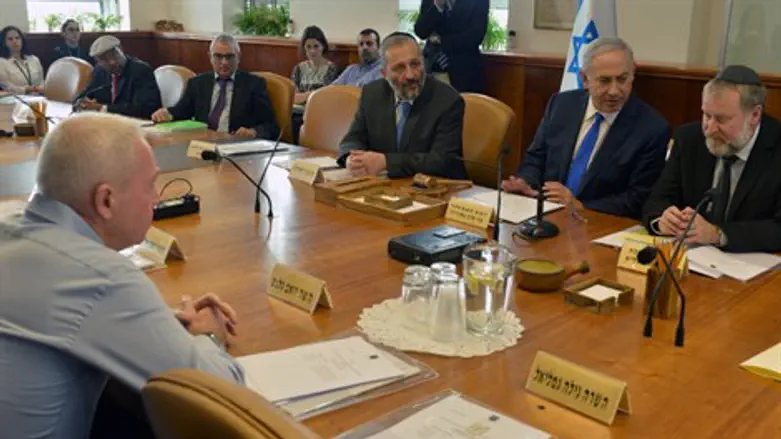 ראש הממשלה בישיבת ועדת השרים, היום