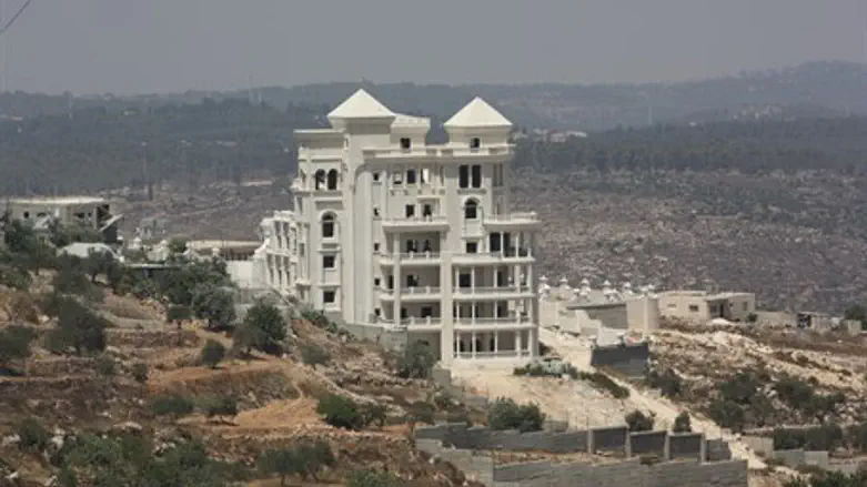 Illegal building in Husan village, Area C