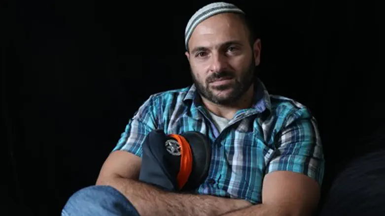 "אחרי שסירבתי, שוטרים חיבקו אותי ואמרו לי: כל הכבוד". אבידן ויצמן