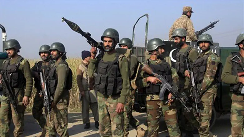 Pakistani forces gather outside Bacha Khan university 