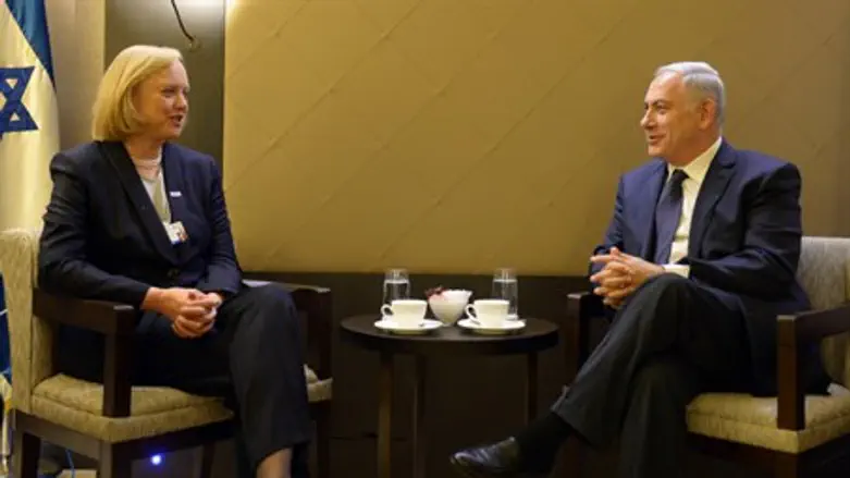 Netanyahu with Hewlett Packard CEO Megan Whitman