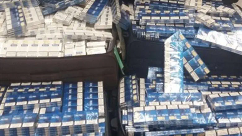 The smuggles cigarettes