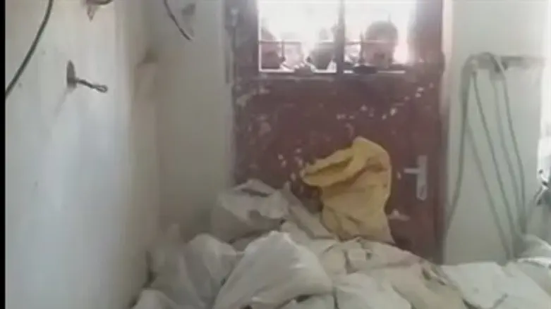Residents barricade in during eviction