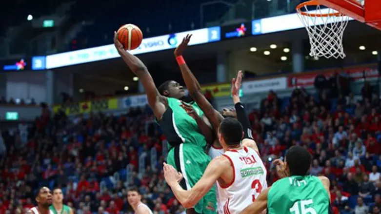 באקנר מחיפה. גבוה מעל ירושלים הערב