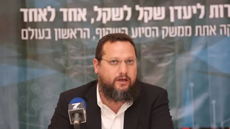 כל אחד יכול לתת צדקה, הרב יצחק נריה