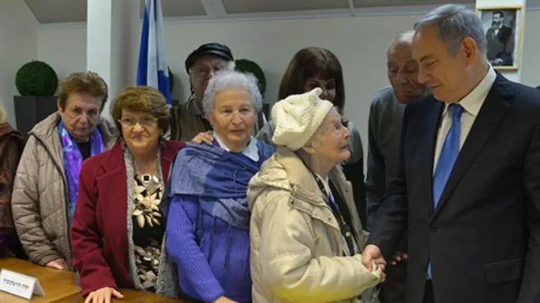 נתניהו במפגש עם הניצולים. היום