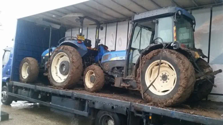 שניים מהטרקטורים הגנובים