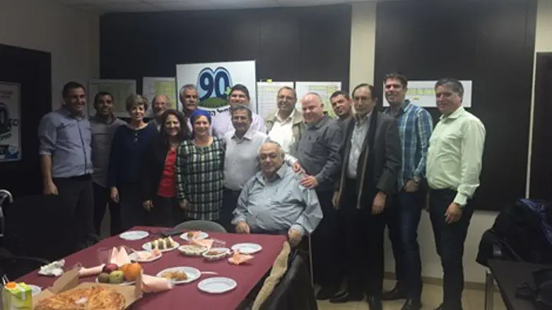 חוגגים ניצחון