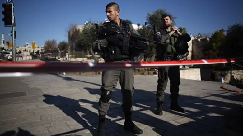 Israeli forces at scene of Damascus Gate shooting
