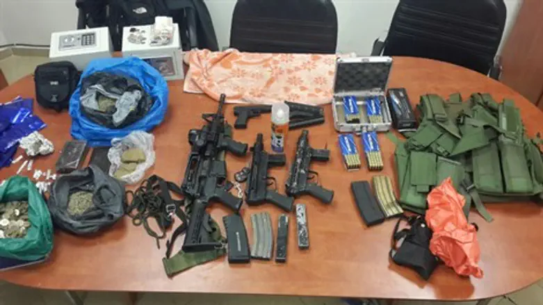 חלק מאמצעי הלחימה שאיתרו חיילי הנח"ל החרדי